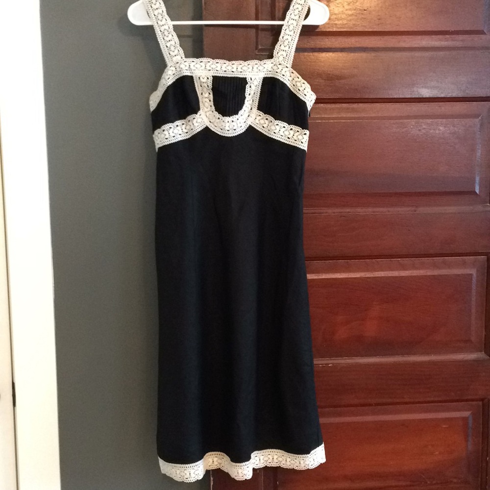 linen Ann Taylor loft dress with lace trim size 2